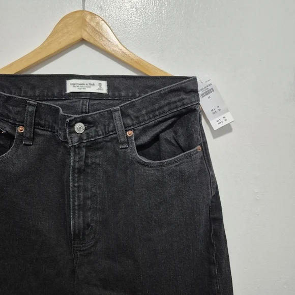 Abercrombie & Fitch A&F Black Denim 90s Relaxed High Rise Jeans SIZE 29/8R NWT - Picture 3 of 8